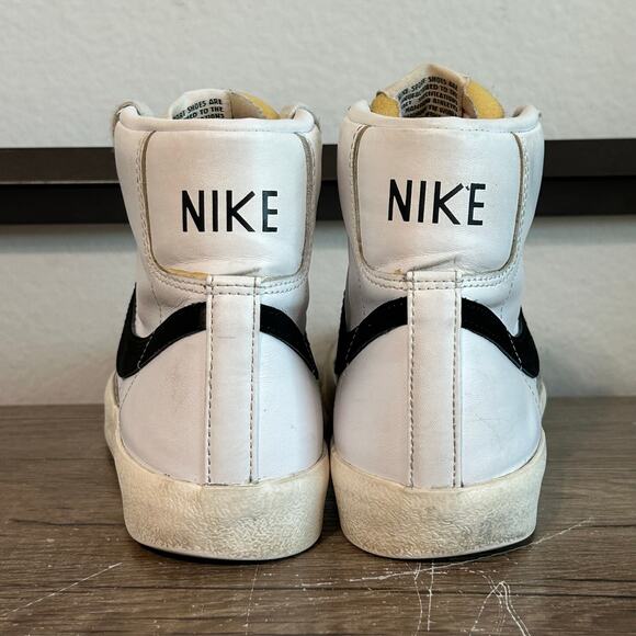 Nike Blazer Mid 77 (CZ1055-100) Women’s Athletic Shoes Sneakers Size 6.5 White - Picture 4 of 8